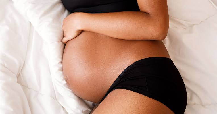 Healthy sleeping position during pregnancy 